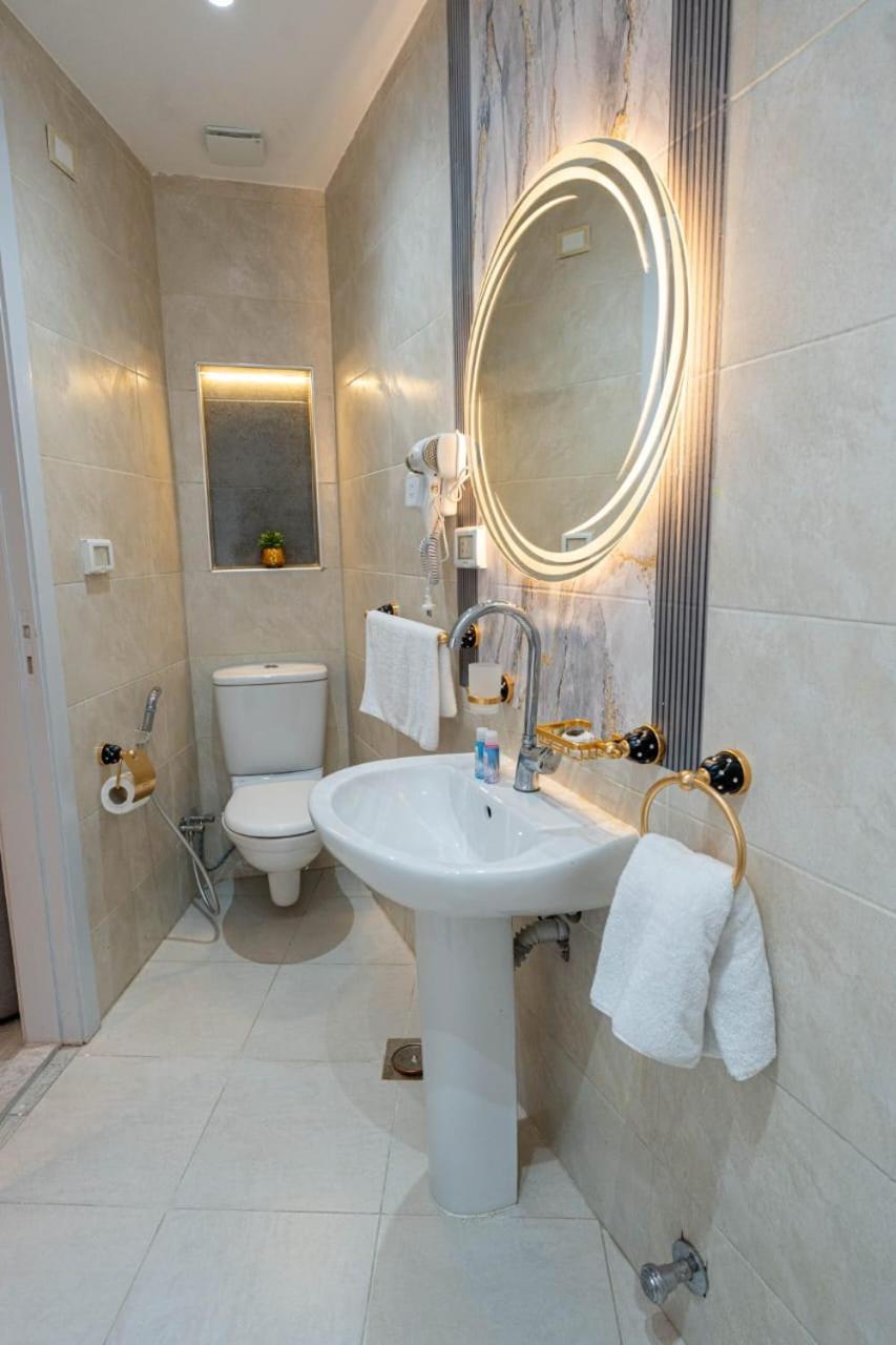 Hotel Lotus Al-tahrir 3*